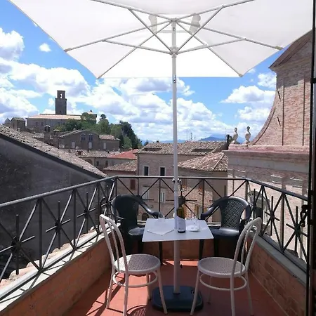 Hébergement de vacances Michelangelo's Biographer House Ripatransone